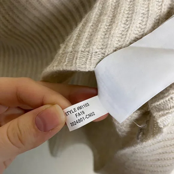 Madewell Woodside Merino Wool Long Sleeve V-Neck Ribbed Pullover Sweater - Picture 6 of 6